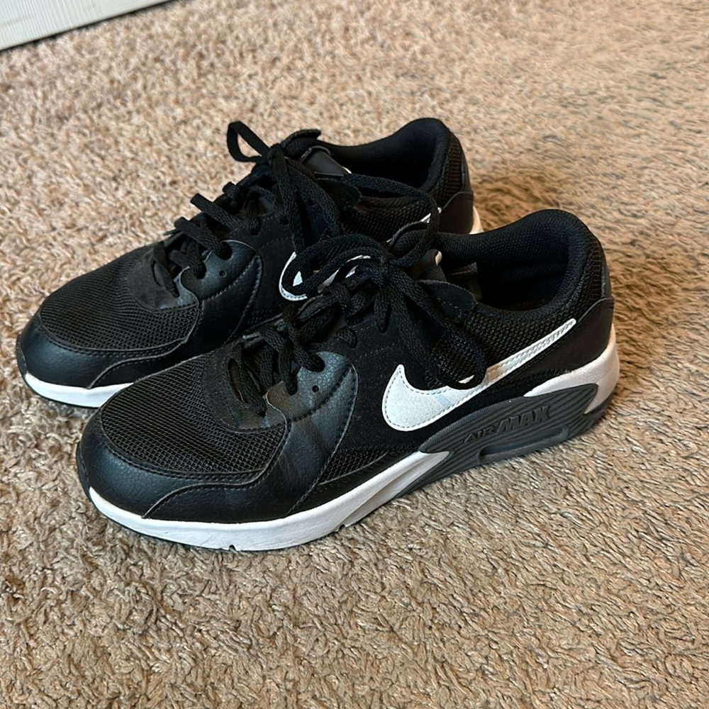 Boys Nike Airmax shoes